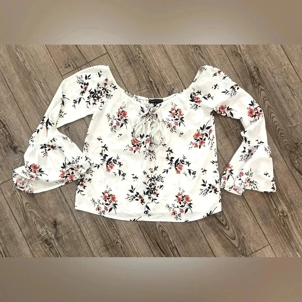 NWOT boho fancy peasant loose fit top